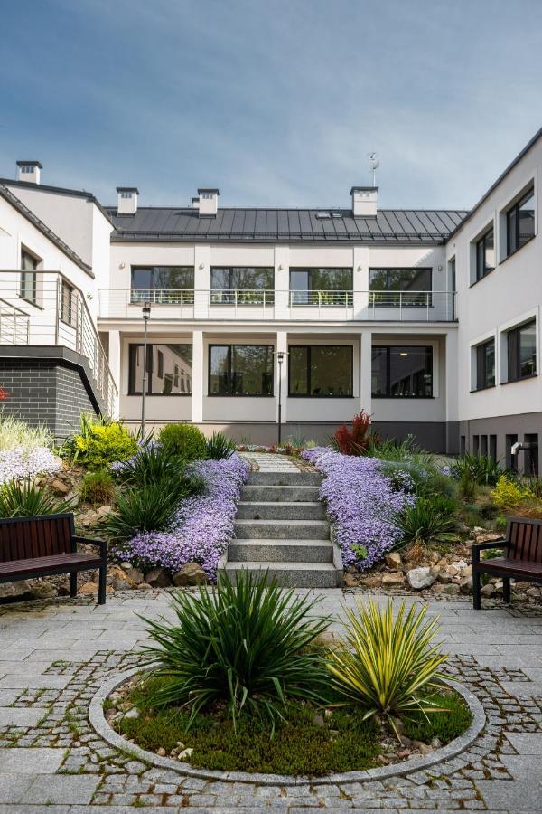 Centrum Rehabilitacji Społecznej i Zawodowej ZAZ Słoneczne Wzgórze Tarnów Exterior foto