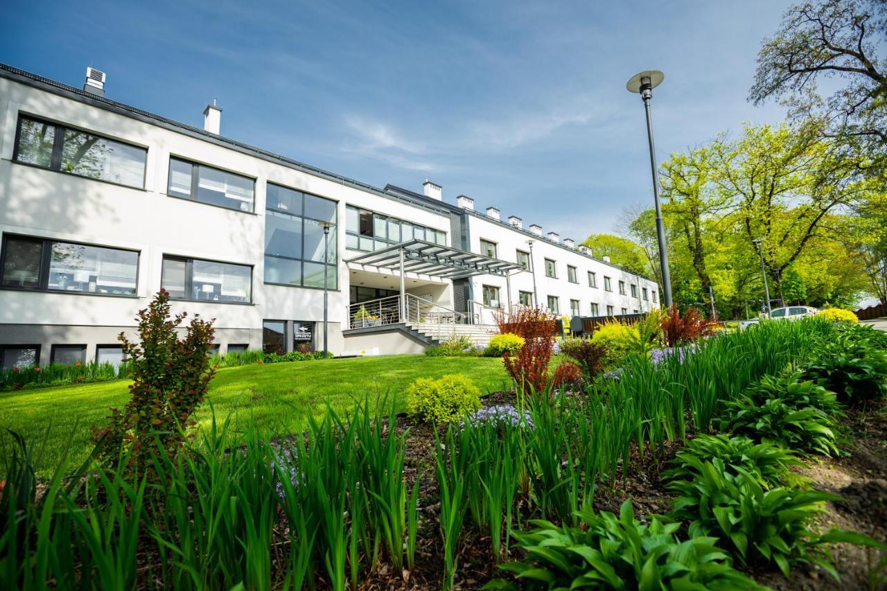 Centrum Rehabilitacji Społecznej i Zawodowej ZAZ Słoneczne Wzgórze Tarnów Exterior foto