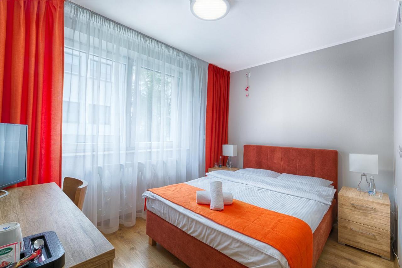 Centrum Rehabilitacji Społecznej i Zawodowej ZAZ Słoneczne Wzgórze Tarnów Exterior foto