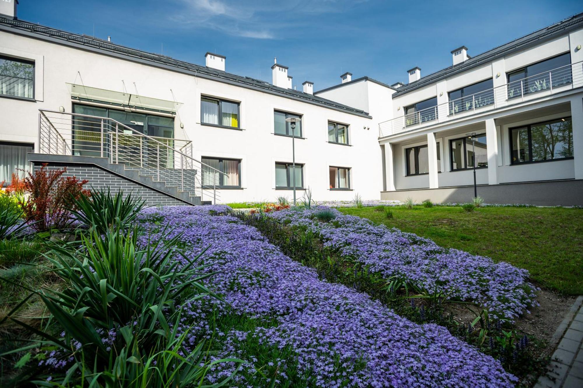 Centrum Rehabilitacji Społecznej i Zawodowej ZAZ Słoneczne Wzgórze Tarnów Exterior foto