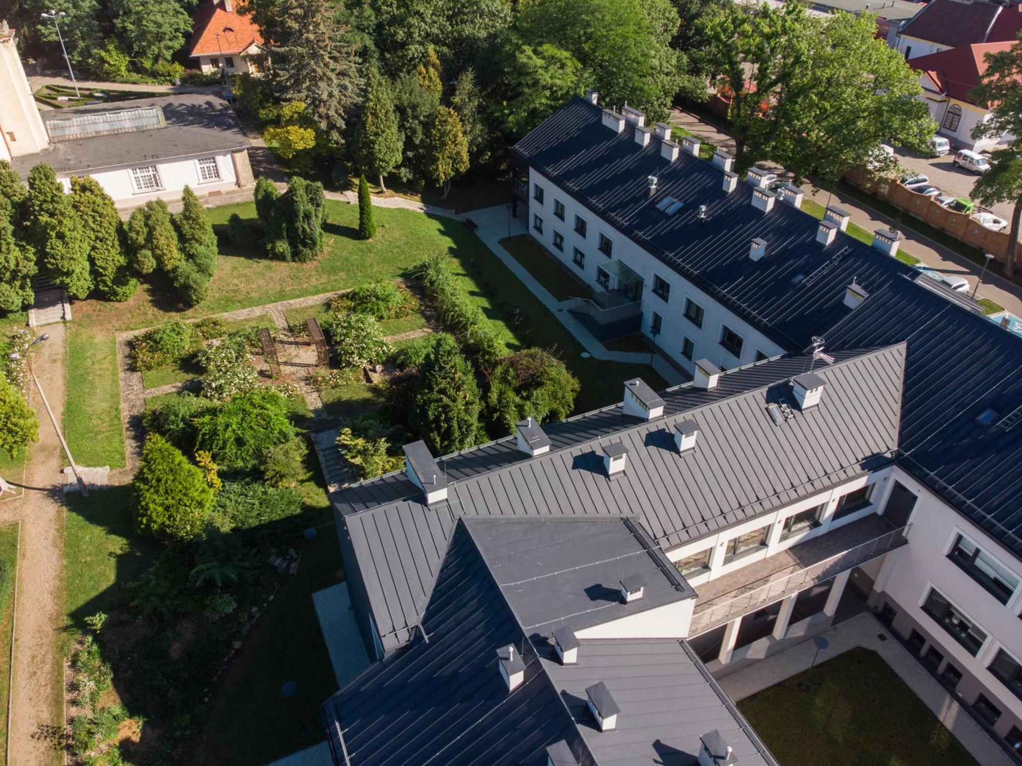 Centrum Rehabilitacji Społecznej i Zawodowej ZAZ Słoneczne Wzgórze Tarnów Exterior foto