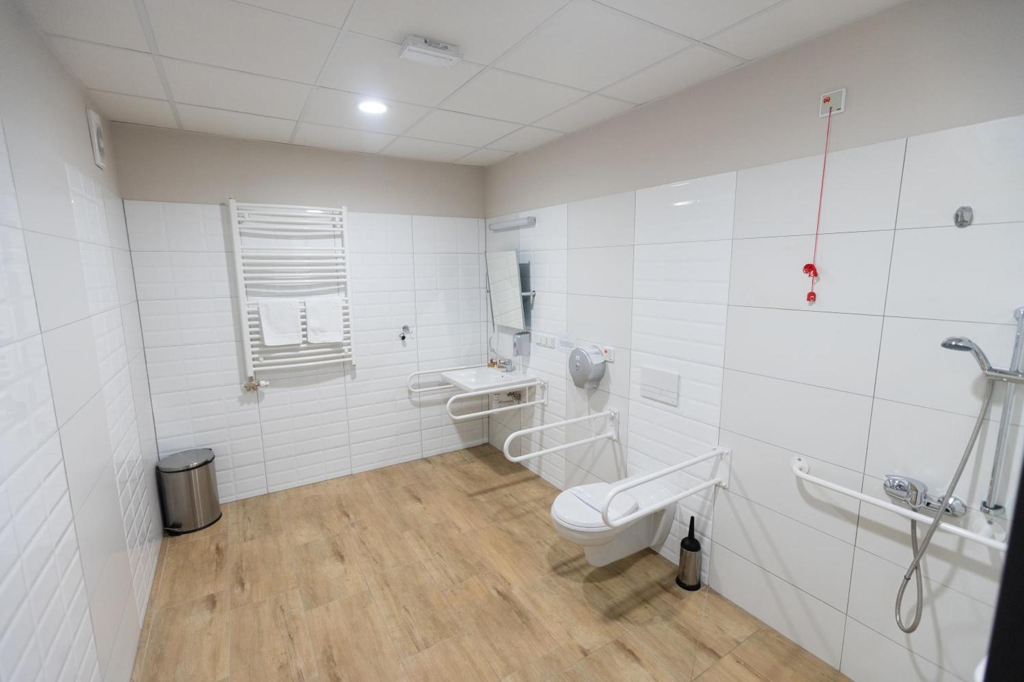 Centrum Rehabilitacji Społecznej i Zawodowej ZAZ Słoneczne Wzgórze Tarnów Exterior foto