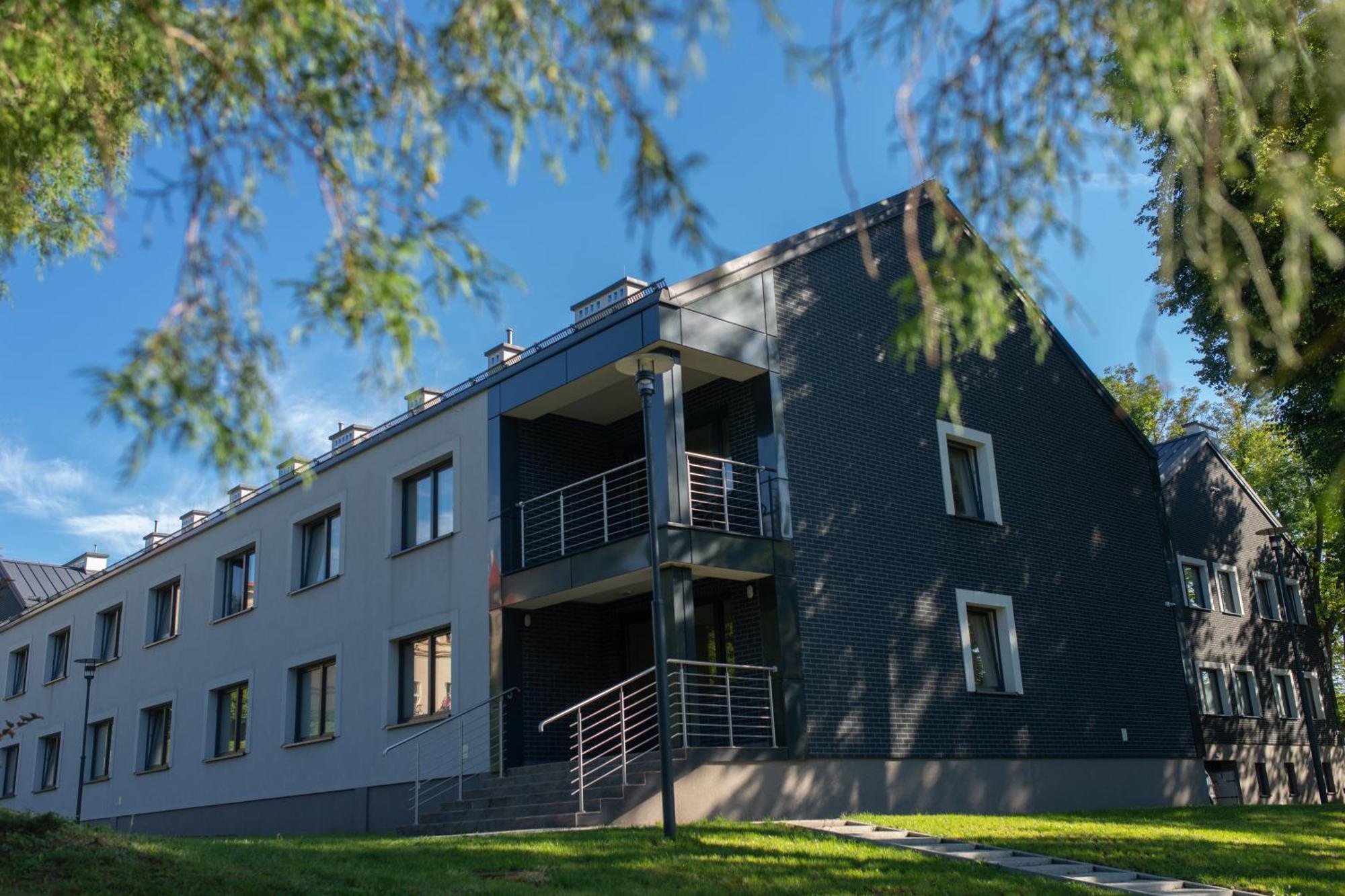 Centrum Rehabilitacji Społecznej i Zawodowej ZAZ Słoneczne Wzgórze Tarnów Exterior foto